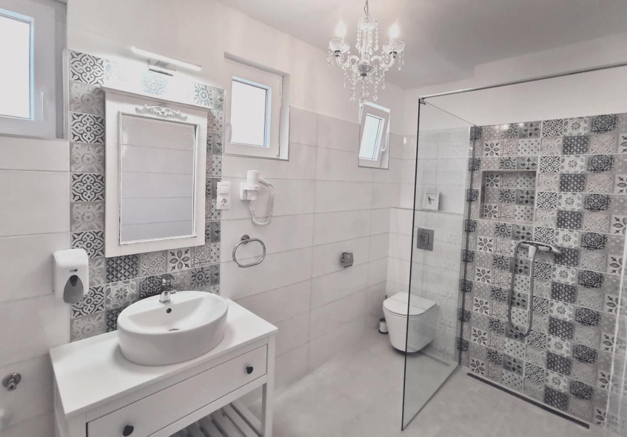 Family Garden Apartmanhaz Шіофок Екстер'єр фото