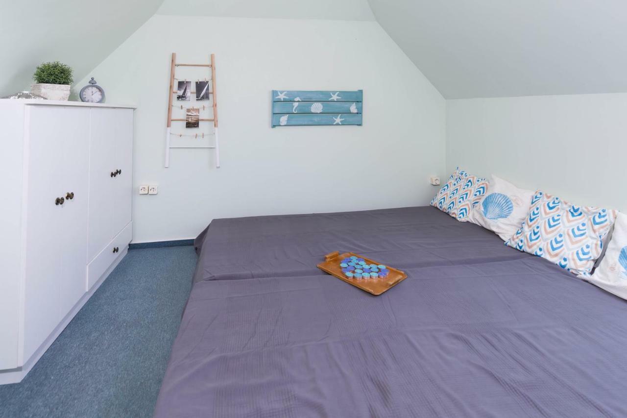 Family Garden Apartmanhaz Шіофок Екстер'єр фото