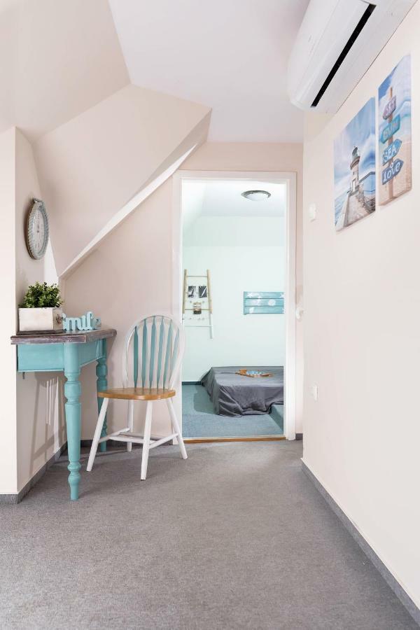 Family Garden Apartmanhaz Шіофок Екстер'єр фото