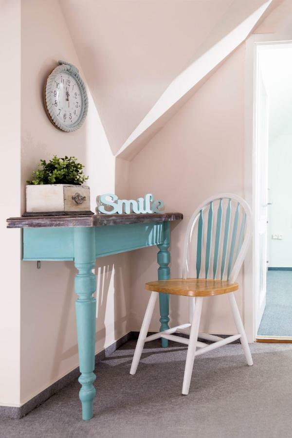 Family Garden Apartmanhaz Шіофок Екстер'єр фото